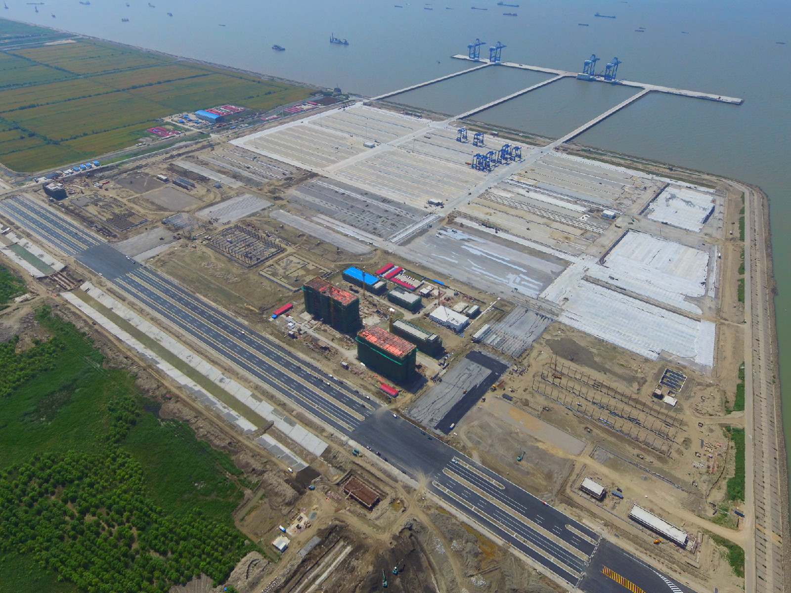 南通港固定资产投资提前完成半年度目标