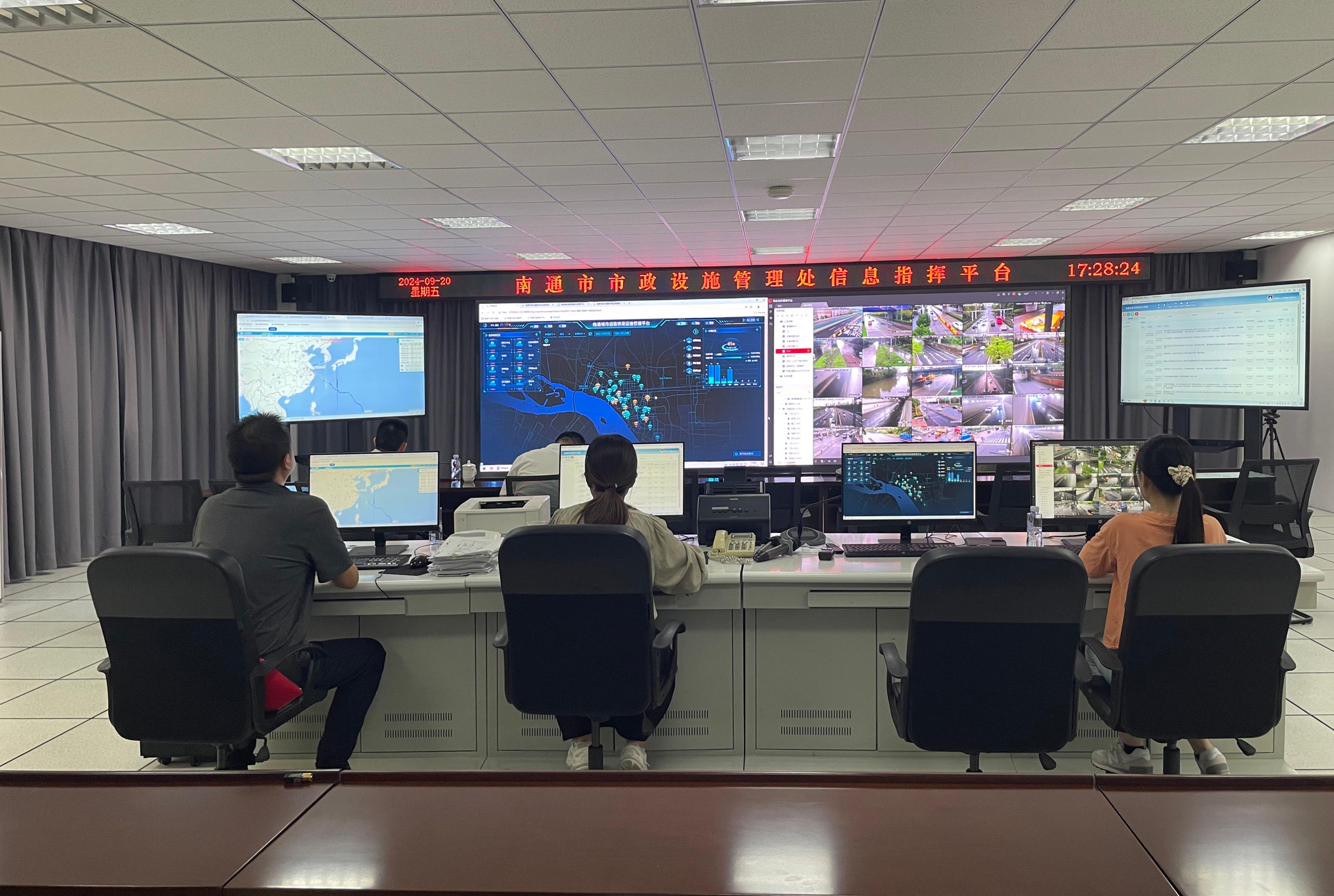指挥平台调度.jpg 指挥平台调度.jpg