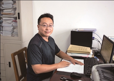 南通大学电气工程学院教师华亮.jpg